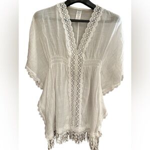 EUC Time and Tru Women’s White Lacey OneSize